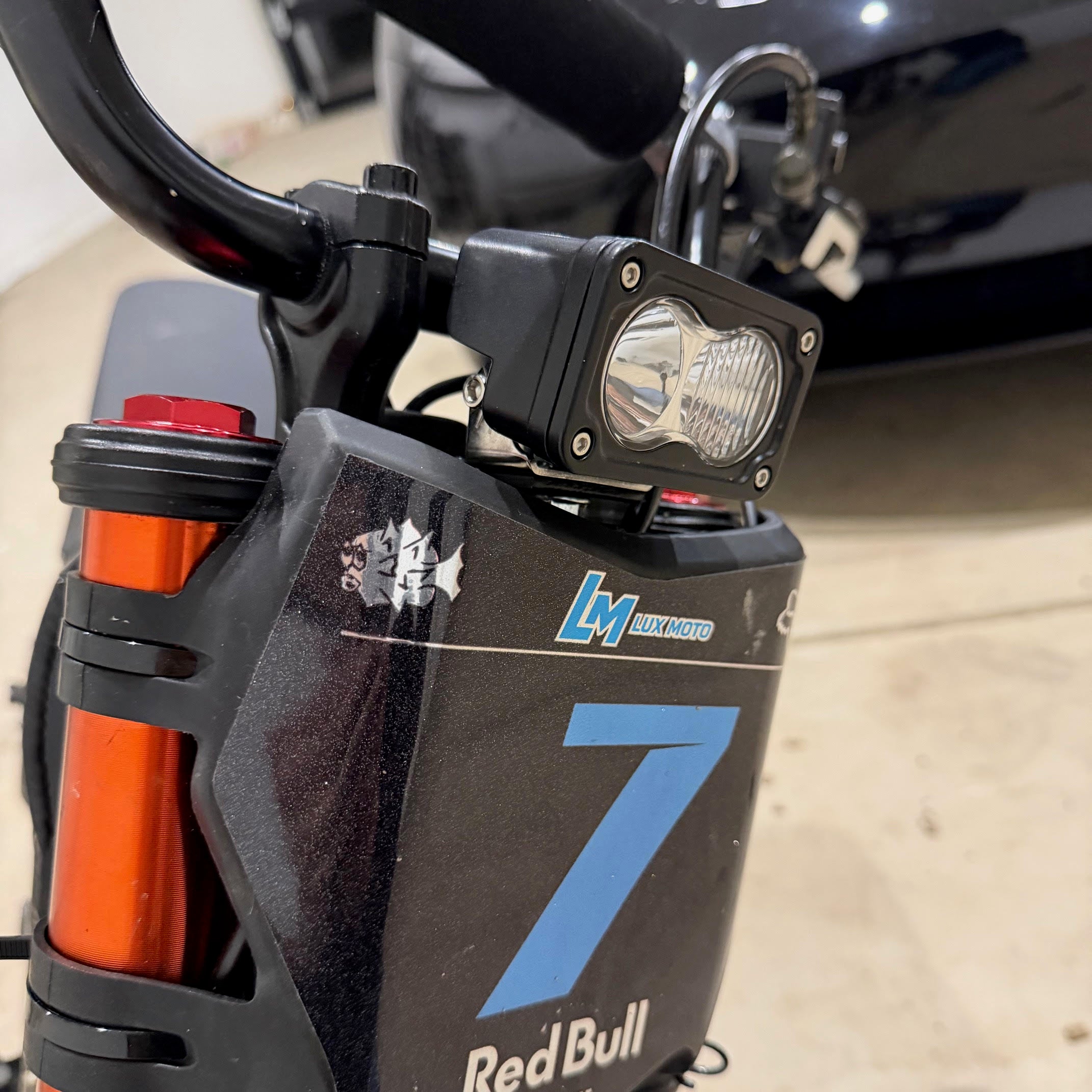 Tuttio Baja Mounting Bracket (Metal, comes w/ bolts)