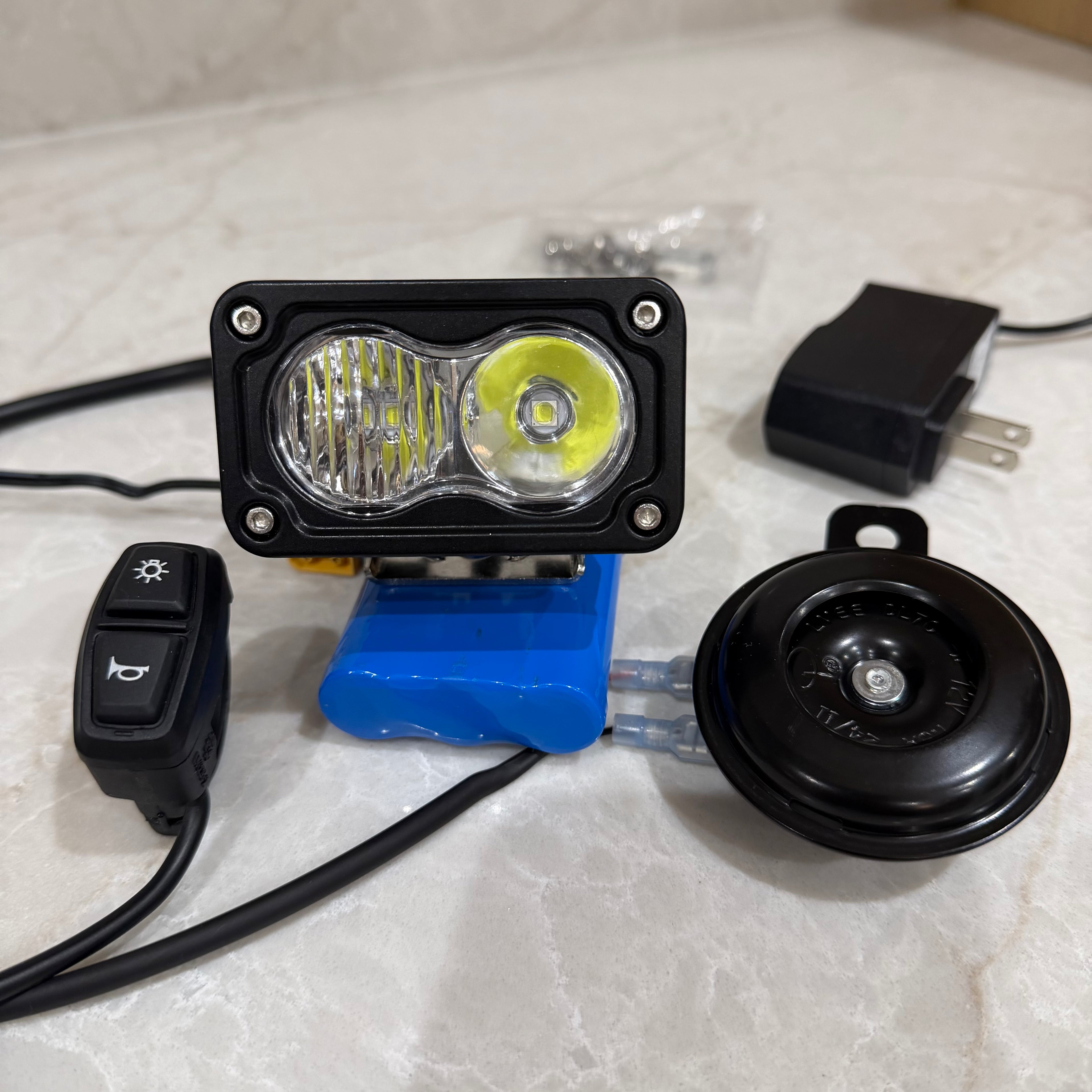 🔥NEW🔥 Baja Light & Horn w/ Switch. Rechargeable Lithium Battery w/Charger (Complete set)
